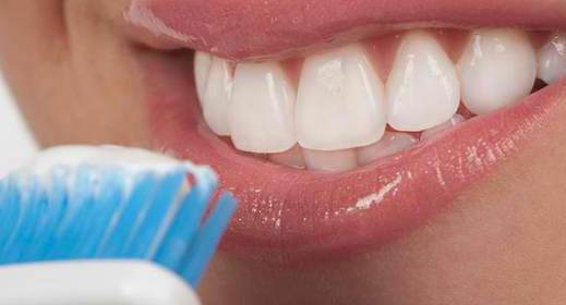 Teeth Whitening Toothpastes